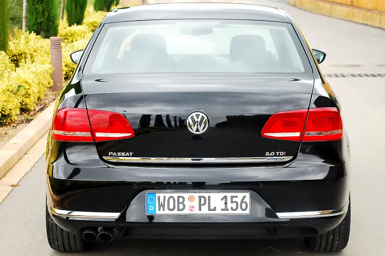 VW-Passat-12-10-2010-14-27-31