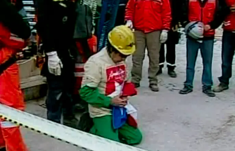 Chile-Mine-Collapse-NY121-jpg3973772595947697148