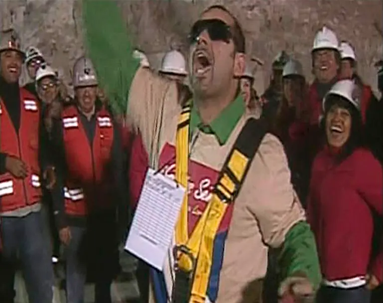 2010-10-13T044210Z-01-SIN608-RTRMDNP-3-CHILE-MINERS-JPG6482331943847397222