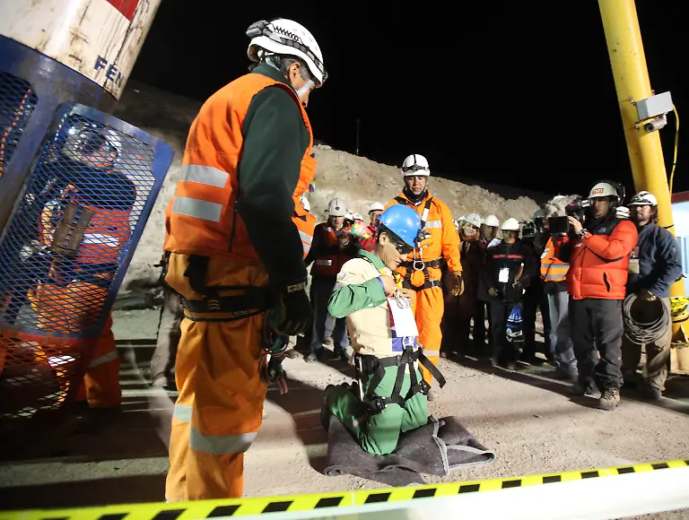 2tu85338-jpg6006261537485058427