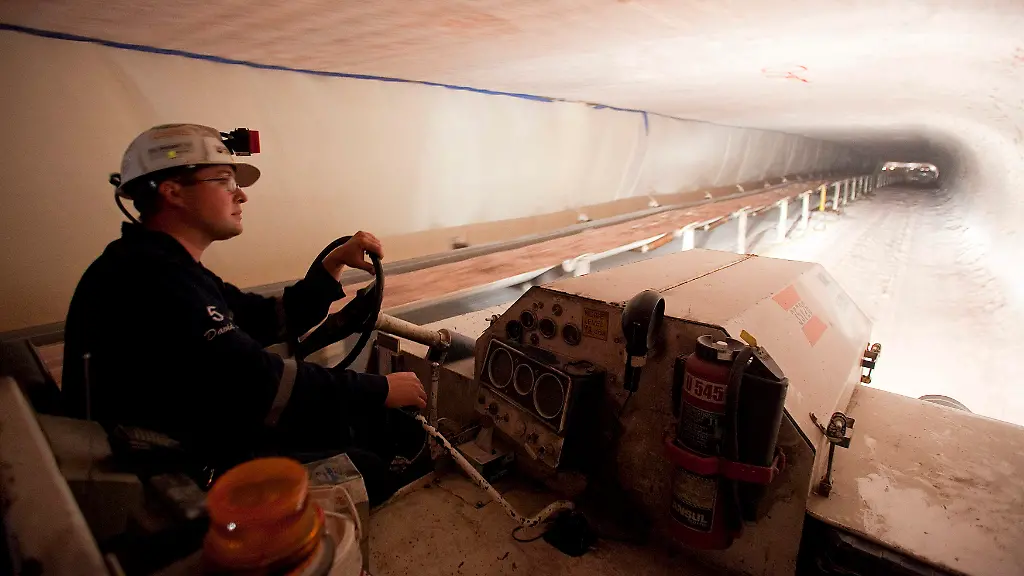 2010-10-01T223912Z-01-SSK03-RTRMDNP-3-POTASHCORP-JPG6864889048273180374