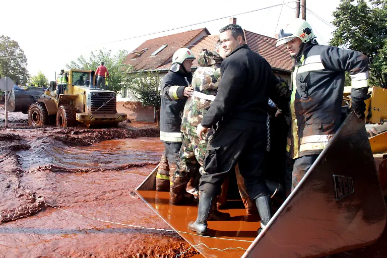 Hungary-Chemical-Accident-MTI101-jpg1466446686018048922