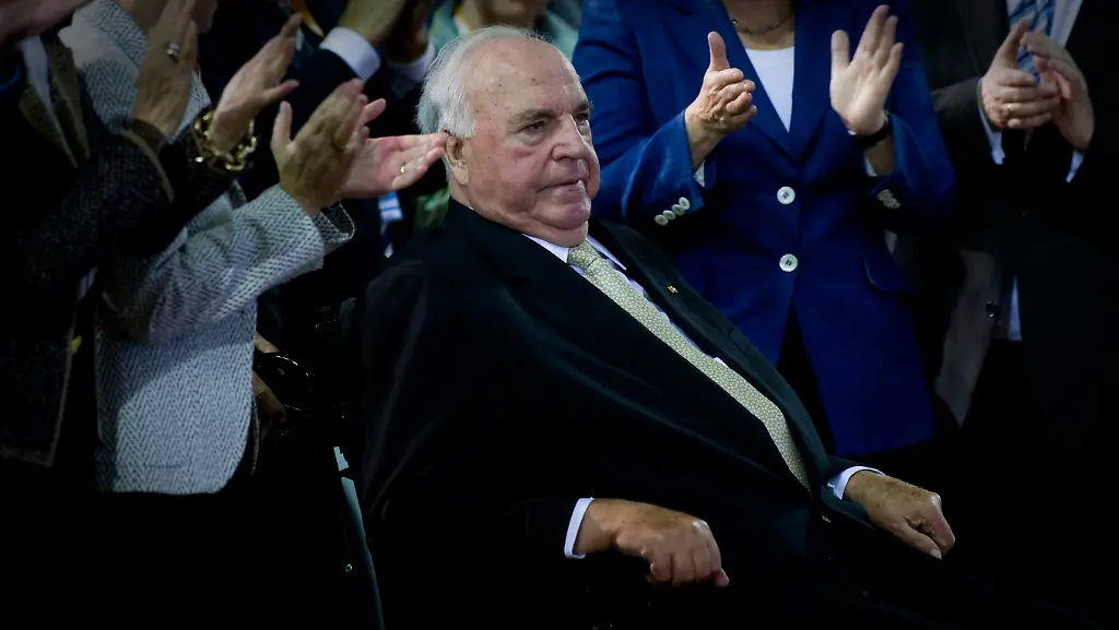 011010BER388-011010BER388-jpg5842866401434922810