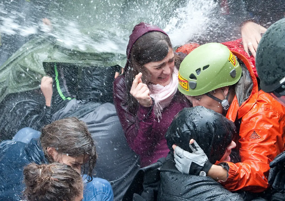 2tl30831-jpg2924775621775803386