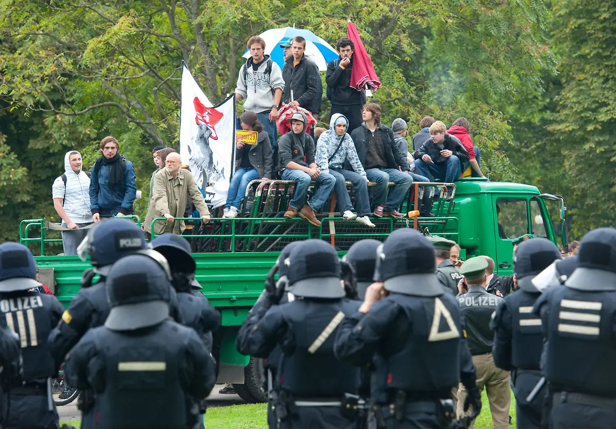 2tl32955-jpg5115402580578674633