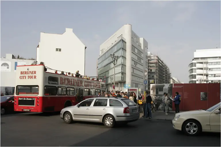 Checkpoint-Charlie-neu