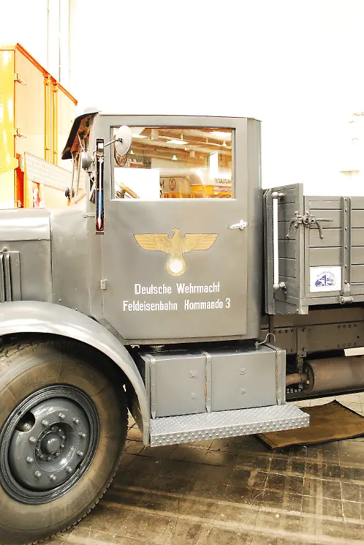 IAA-Historische-Nutzfahrzeuge-21-09-2010-15-51-02