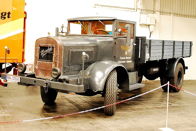 IAA-Historische-Nutzfahrzeuge-21-09-2010-15-50-39