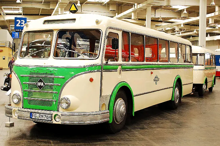 IAA-Historische-Nutzfahrzeuge-21-09-2010-15-37-50