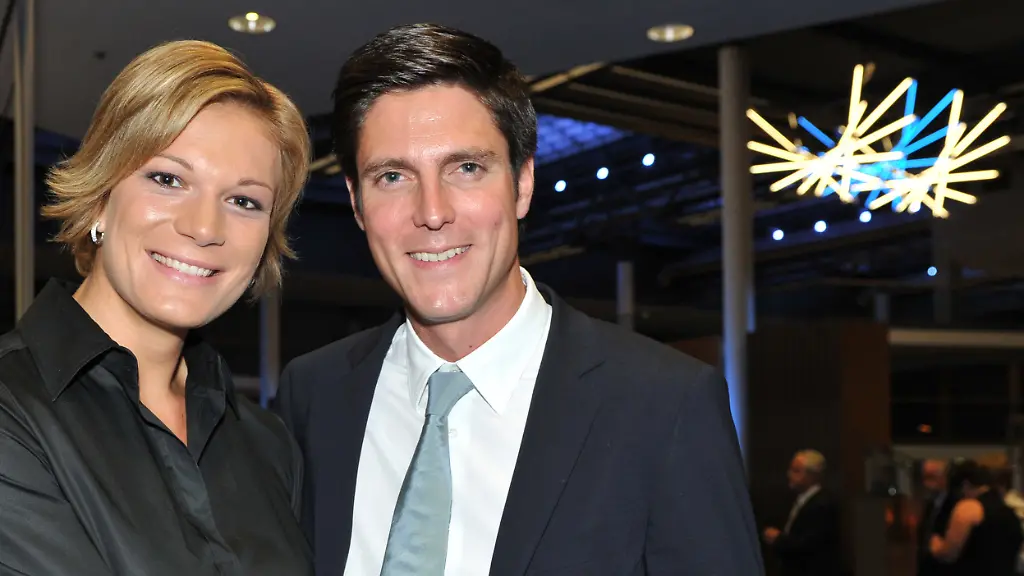 2tjm4942-jpg146672485535228245