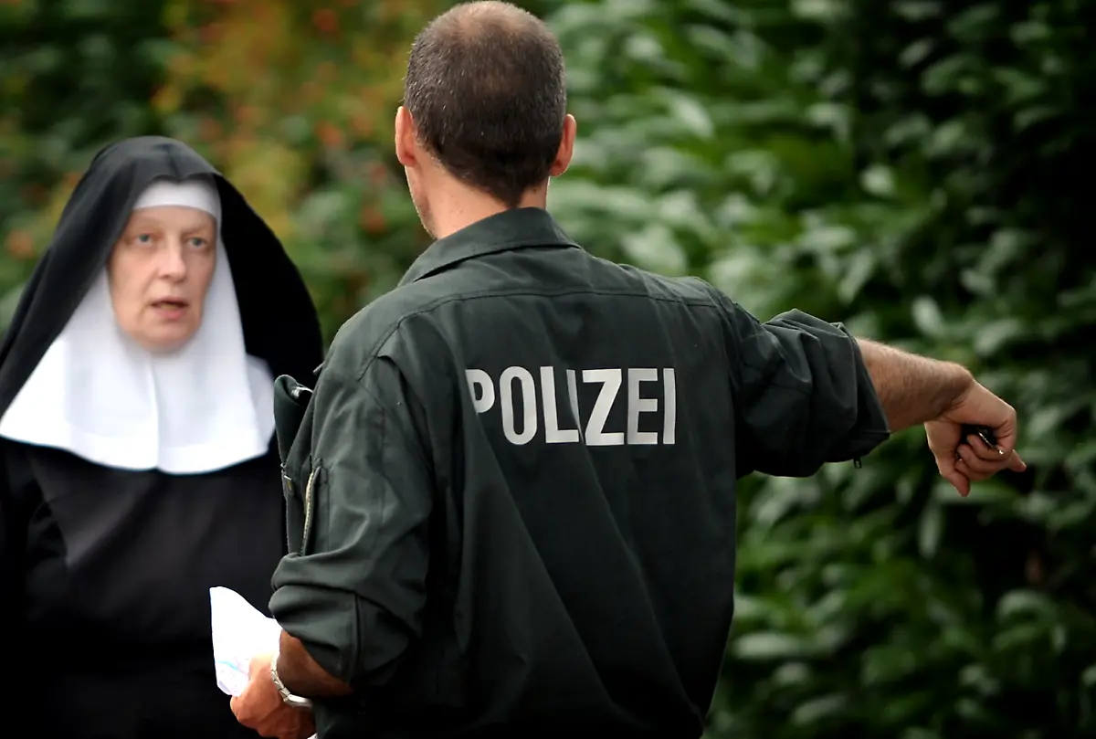 260910ESS117-260910ESS117-jpg3996679928035543478