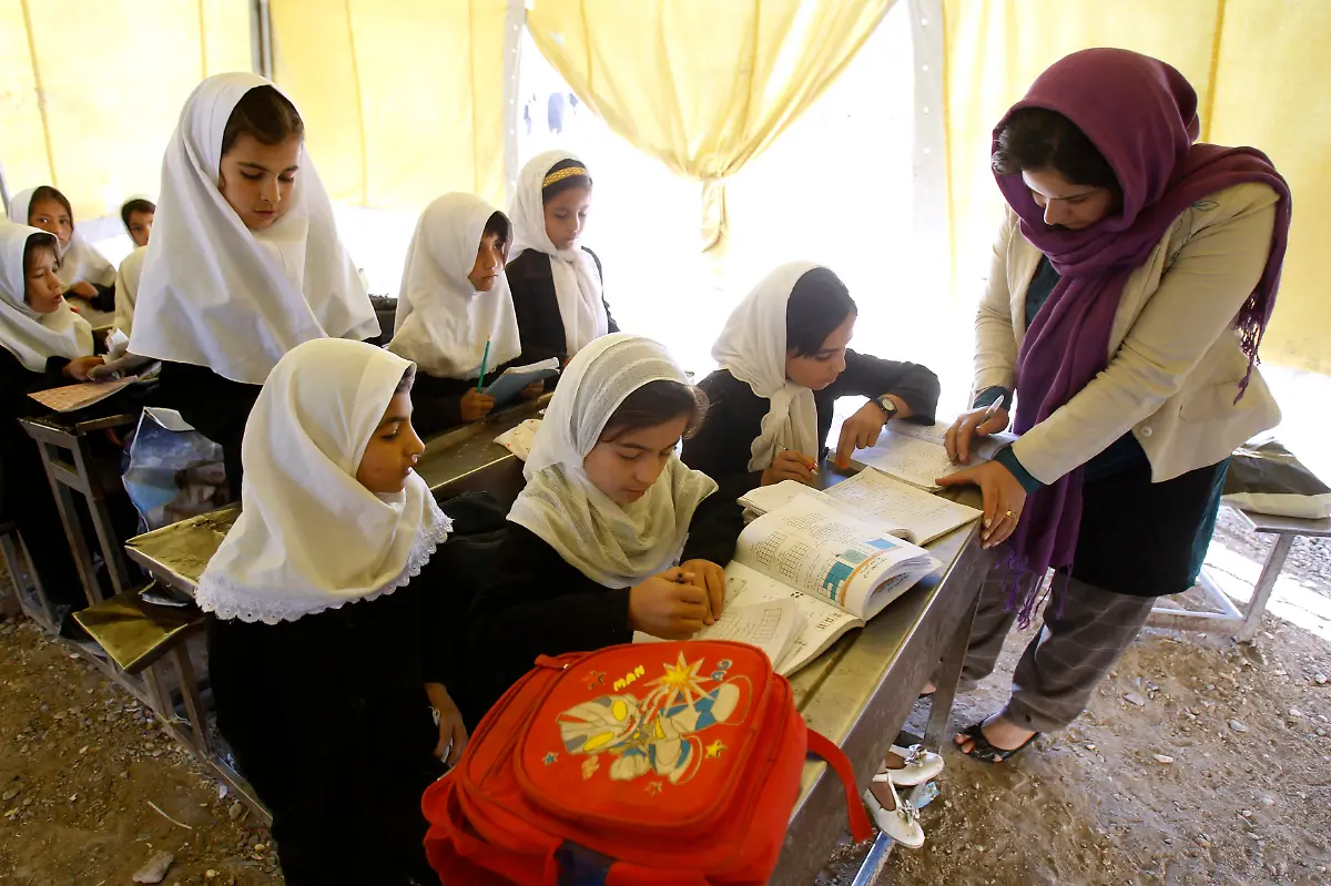 2010-09-20T062219Z-01-HER06-RTRMDNP-3-AFGHANISTAN-JPG6255587021547419186