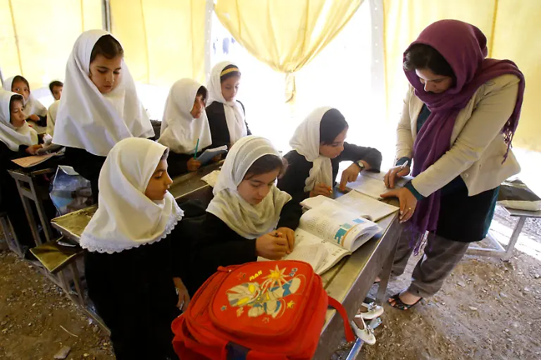 2010-09-20T062219Z-01-HER06-RTRMDNP-3-AFGHANISTAN-JPG6255587021547419186