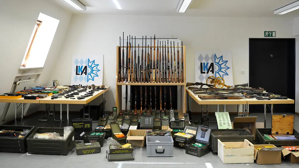 2tf01725-jpg4795560704921533080