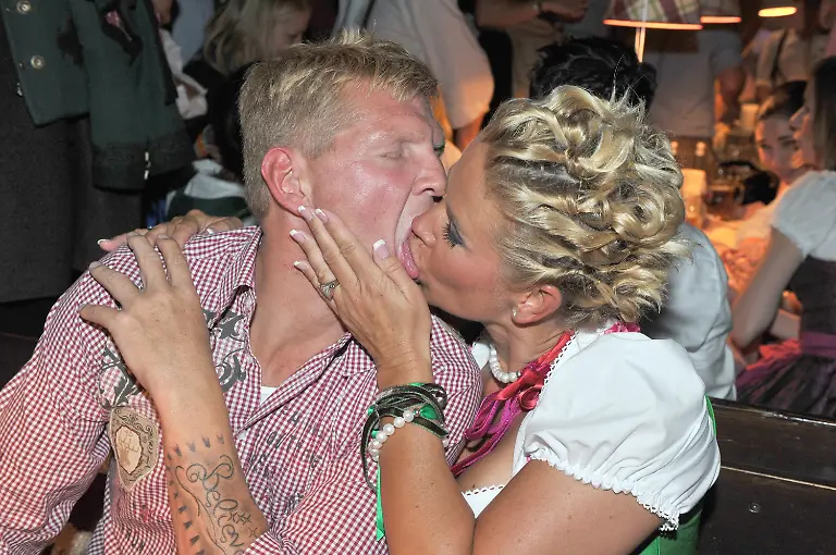 2tdm5338-jpg6231722021861454951