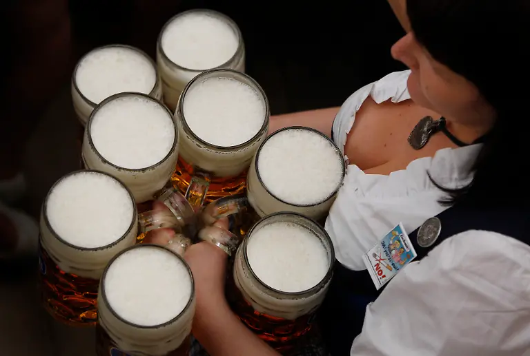 Germany-Oktoberfest-MAS112-jpg8387183592394236774
