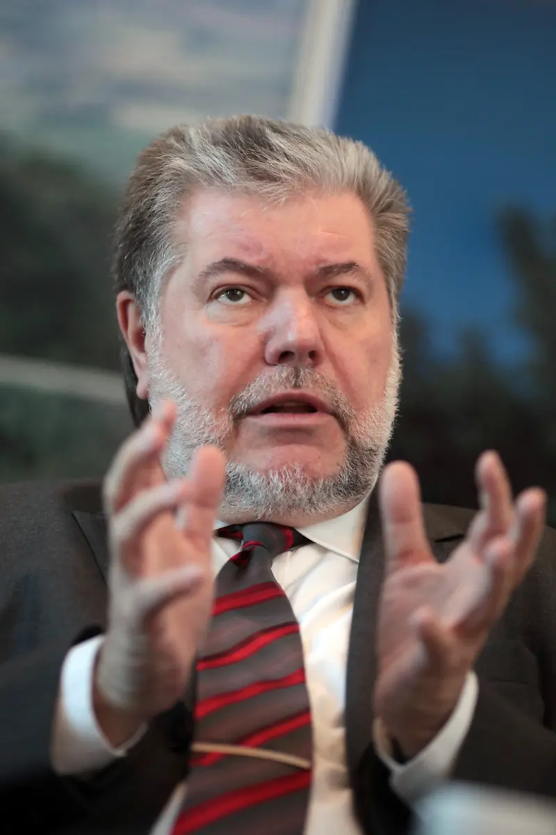 2tcb5638-jpg2381616934789094299