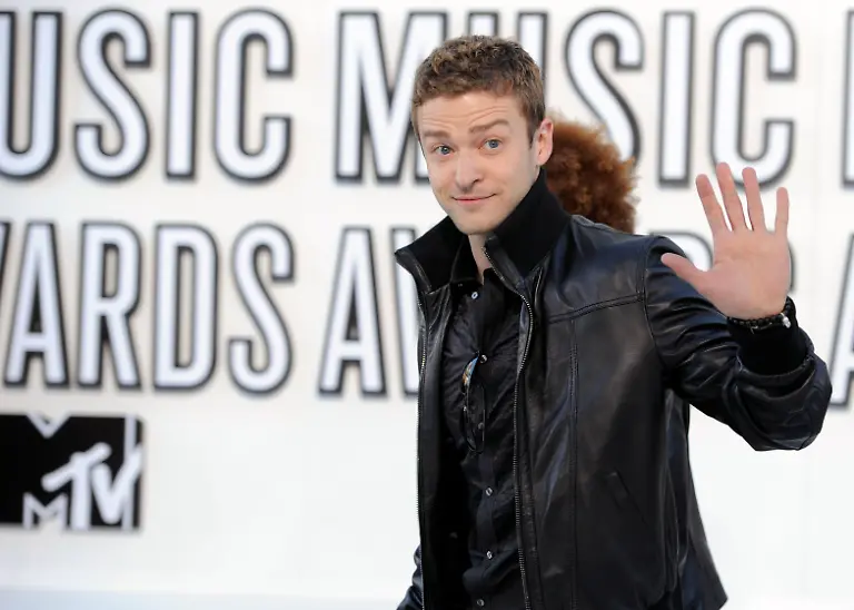 MTV-Video-Music-Awards-Arrivals-CASH163-jpg4188171472220850032
