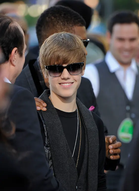 MTV-Video-Music-Awards-Arrivals-CASH165-jpg6252972016826622441