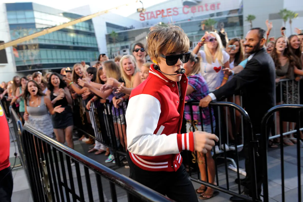 MTV-Video-Music-Awards-Show-CADC149-jpg7204032047499430805