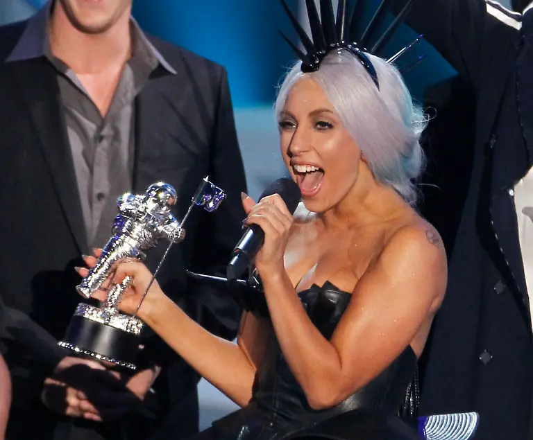 2010-09-13T023421Z-01-LOA132-RTRMDNP-3-MUSIC-MTV-JPG2161307383121965782