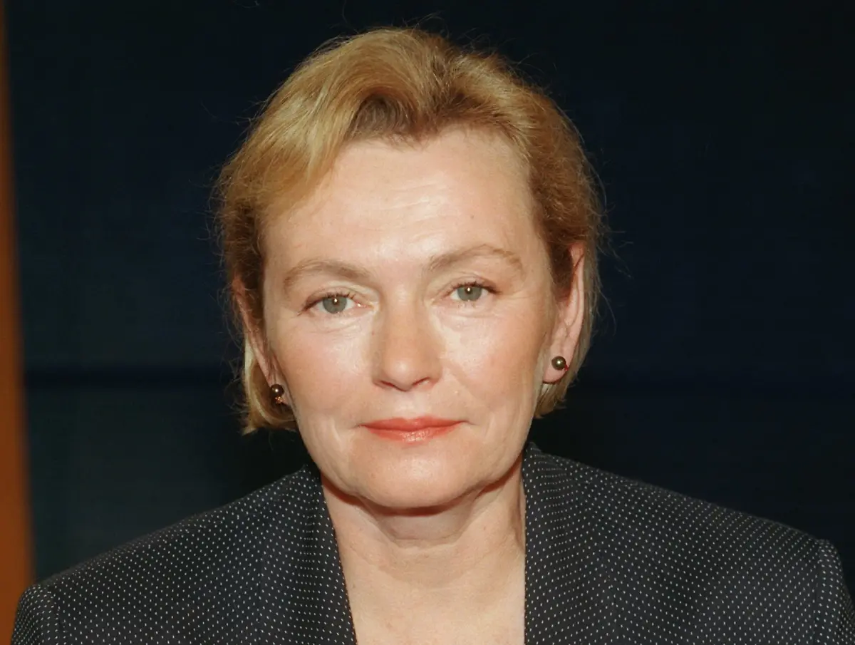 2t8j4422-jpg7134804536357172049