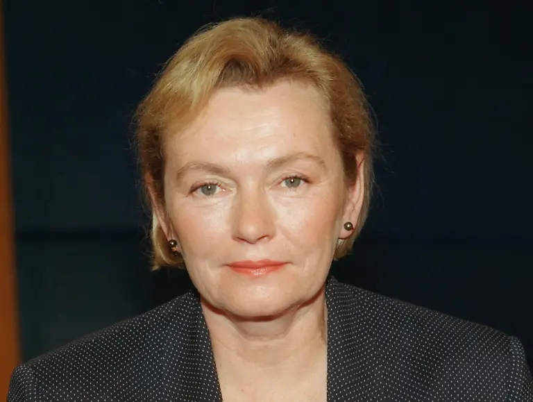 2t8j4422-jpg7134804536357172049