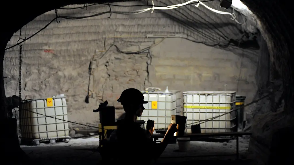 2t5n1719-jpg8507641993332523243