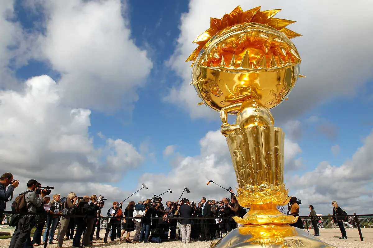 2010-09-09T133830Z-01-BTE529-RTRMDNP-3-FRANCE-MURAKAMI-JPG28990038564486272