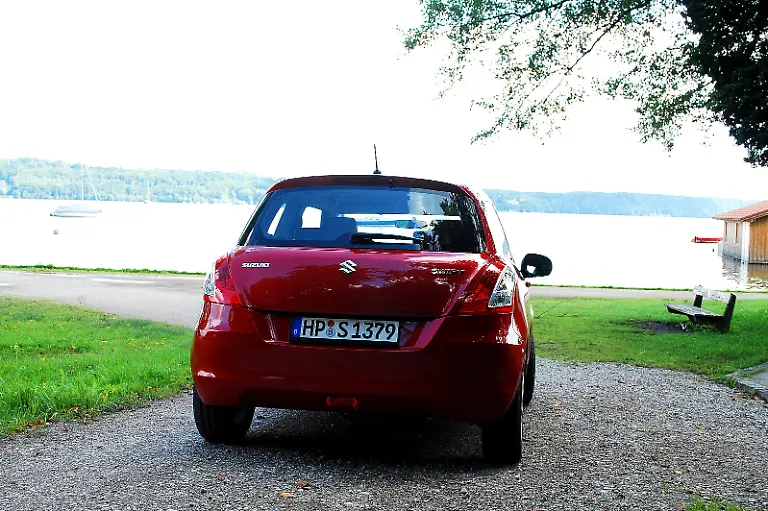 Suzuki-Swift-01-09-2010-14-28-52