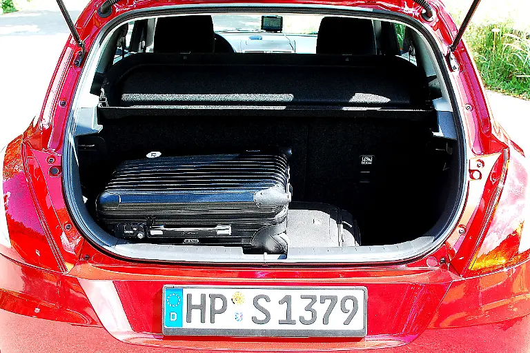 Suzuki-Swift-01-09-2010-14-19-44