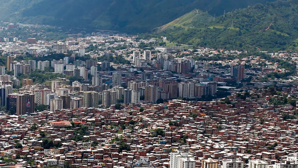 2010-09-01T215840Z-01-CAR08-RTRMDNP-3-VENEZUELA-JPG2177900104356461961