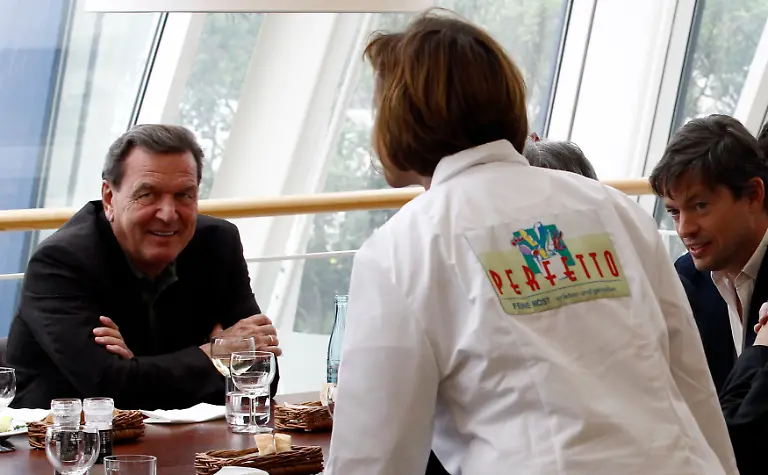 2010-09-03T113121Z-01-BER107-RTRMDNP-3-KARSTADT-GERMANY-BERGGRUEN-JPG1753538093224529911