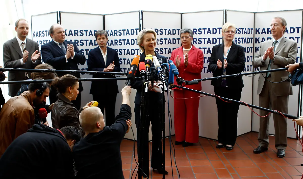 2010-09-03T115054Z-01-BER115-RTRMDNP-3-KARSTADT-GERMANY-BERGGRUEN-JPG6551882490178163664