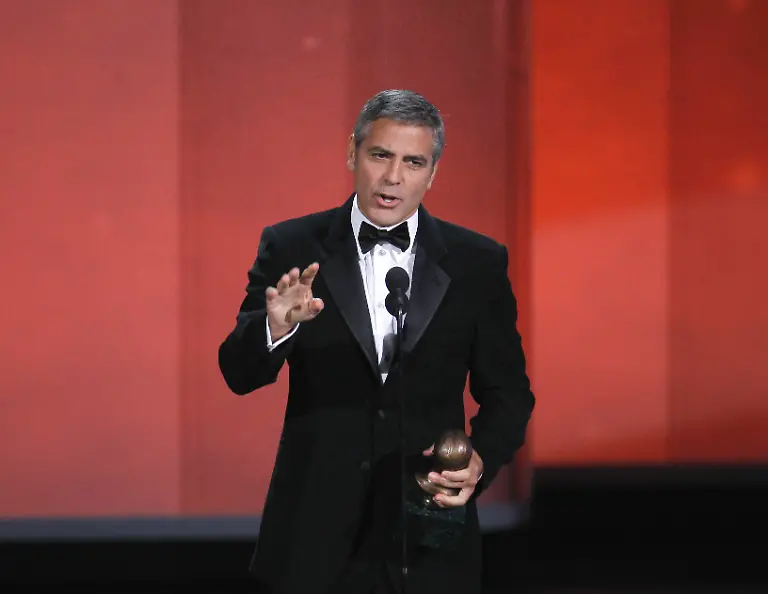 2010-08-30T023845Z-01-LOA171-RTRMDNP-3-TELEVISION-EMMYS-JPG8580161950296245038
