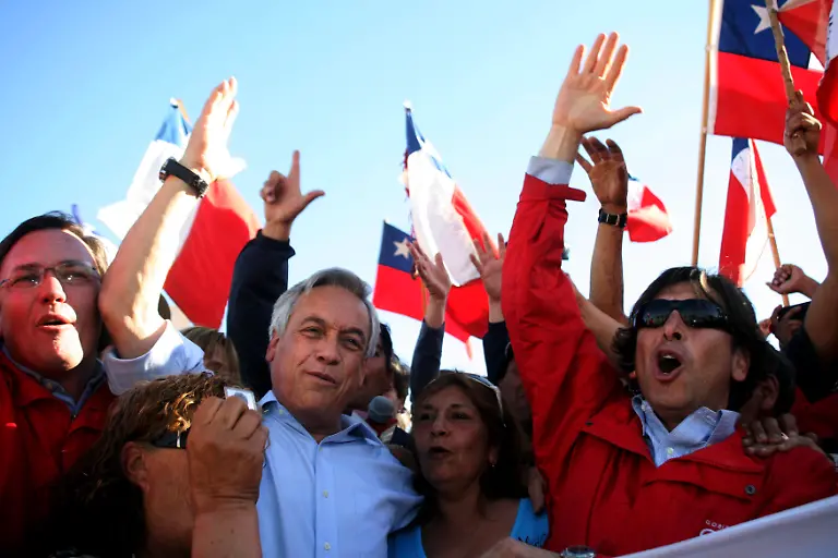 Chile-Mine-Collapse-XRC113-jpg6282410363729680856