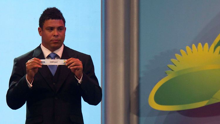 Ronaldo mit dem "Germany"-Zettelchen.