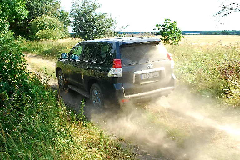 Toyota-Land-Cruiser-18-07-2010-17-56-48