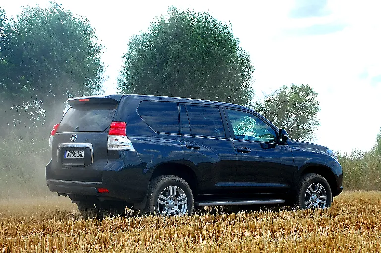 Toyota-Land-Cruiser-18-07-2010-17-37-51