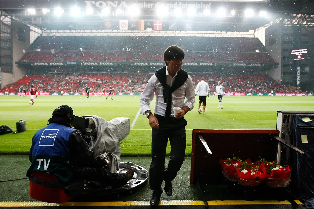 2010-08-11T182912Z-01-CHA101-RTRMDNP-3-SOCCER-JPG6377683903760597211