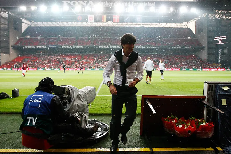 2010-08-11T182912Z-01-CHA101-RTRMDNP-3-SOCCER-JPG6377683903760597211