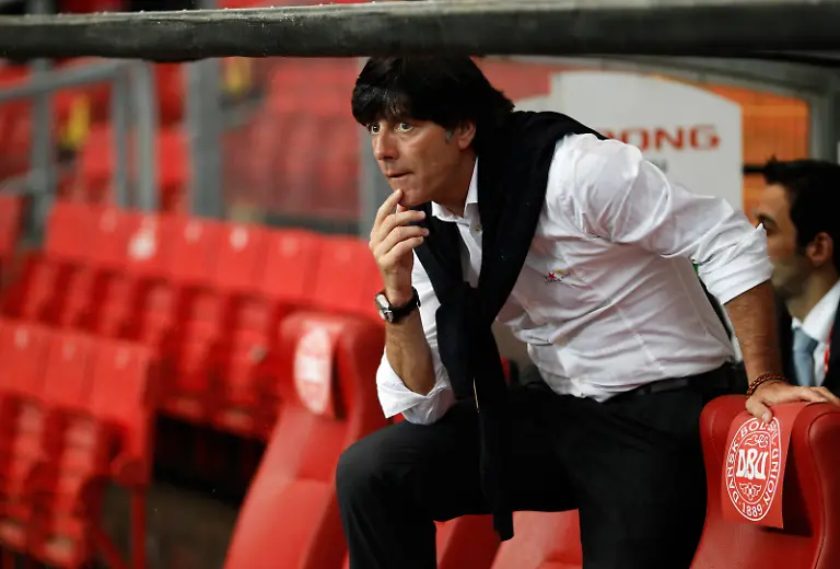 2010-08-11T182641Z-01-CHA100-RTRMDNP-3-SOCCER-JPG18309913199593921