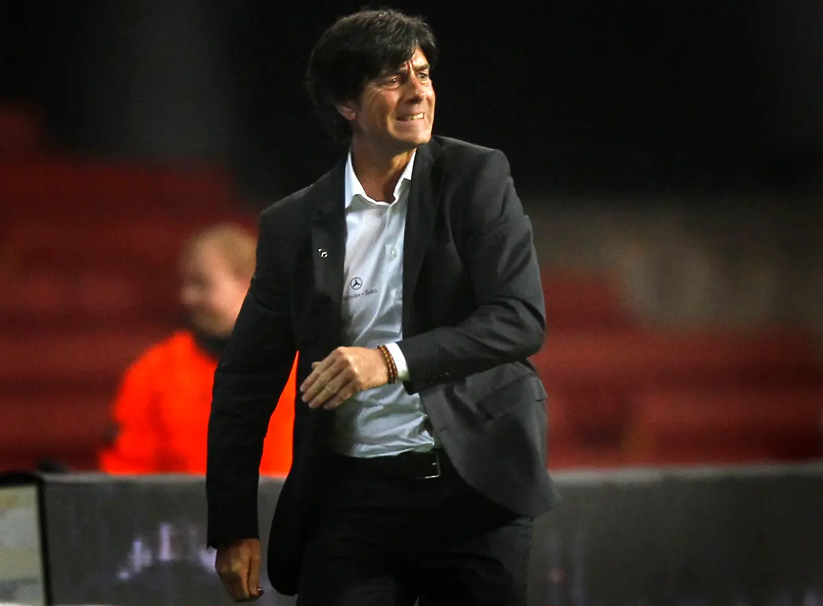 2010-08-11T195512Z-01-CHA110-RTRMDNP-3-SOCCER-JPG7105066678044273216