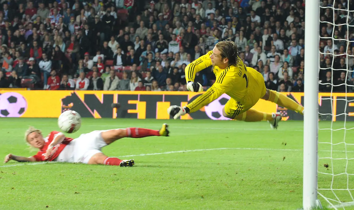 2sny1051-jpg3901739580193102275