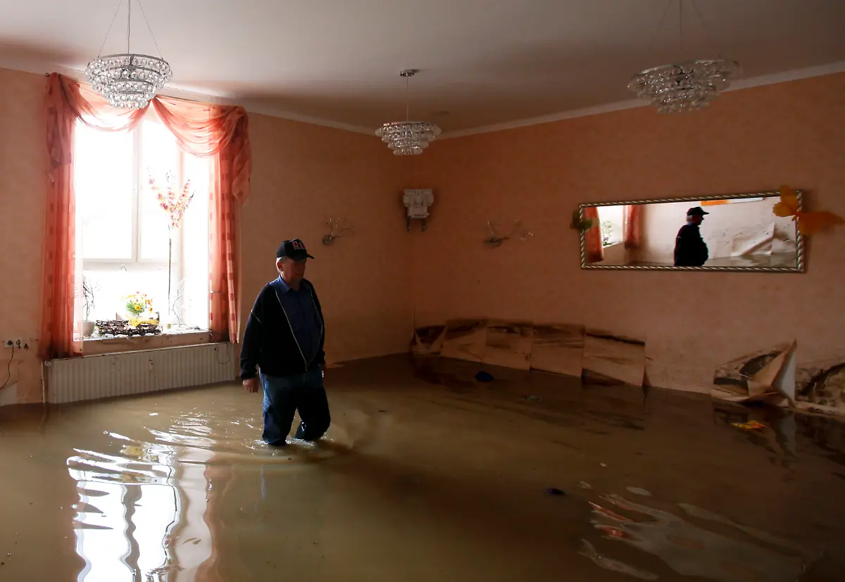 2010-08-08T123250Z-01-TPE16-RTRMDNP-3-GERMANY-JPG8206109335925788212