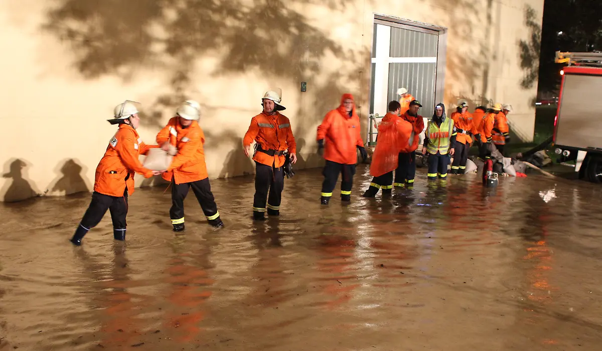 070810LEI205-BEX709-jpg9106222947182110812