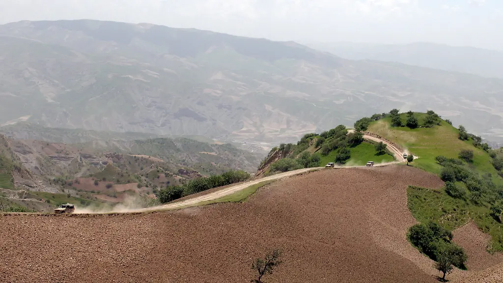 2sky1646-jpg7029682400601799464