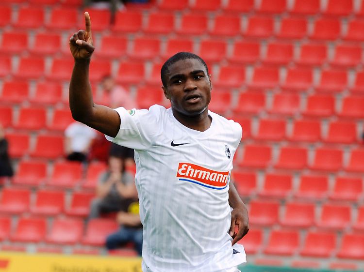 Da war die Welt für Freiburg noch in Ordnung: In der 10. Minute erzielt Cédric Makiadi die Führung.