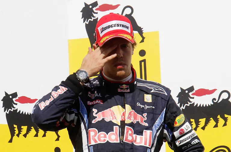 2010-08-01T143731Z-01-ANK134-RTRMDNP-3-MOTOR-RACING-PRIX-JPG4303242527528392448