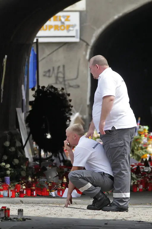 2sge1709-jpg3636553245302001279